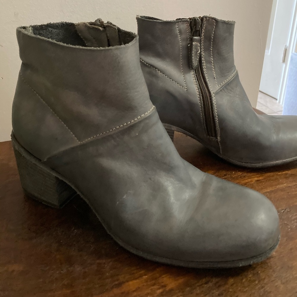 Grey distressed Italian-made Booties